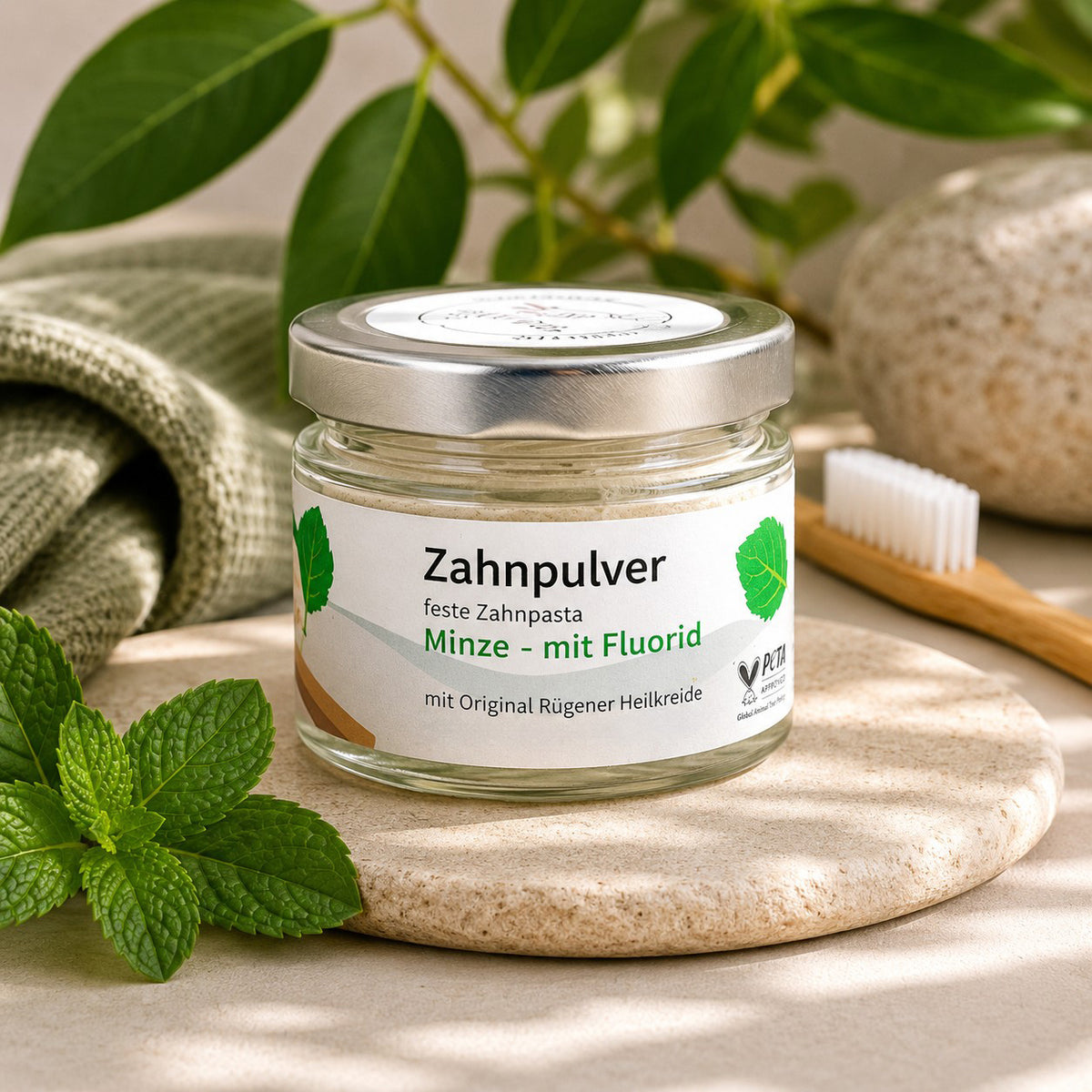 Zahnpulver Minze mit Fluorid und Rügener Heilkreide in Glasbehälter