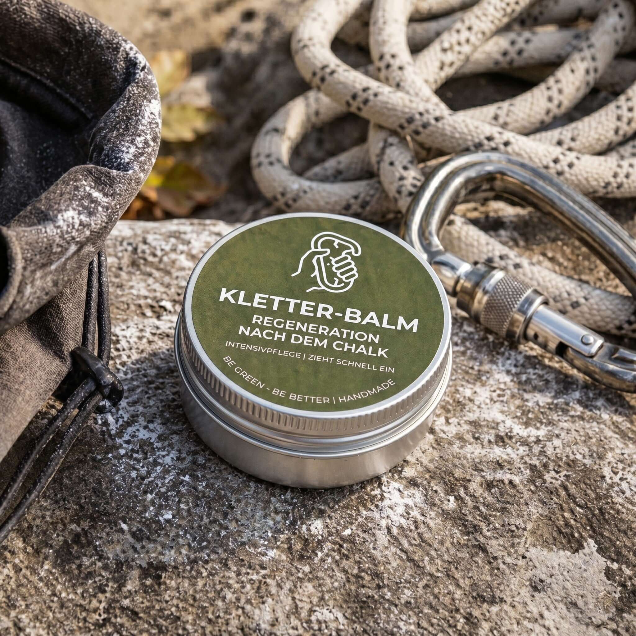 Kletter-Balm Dose auf Felsen, in aluminiumdose mit Deko