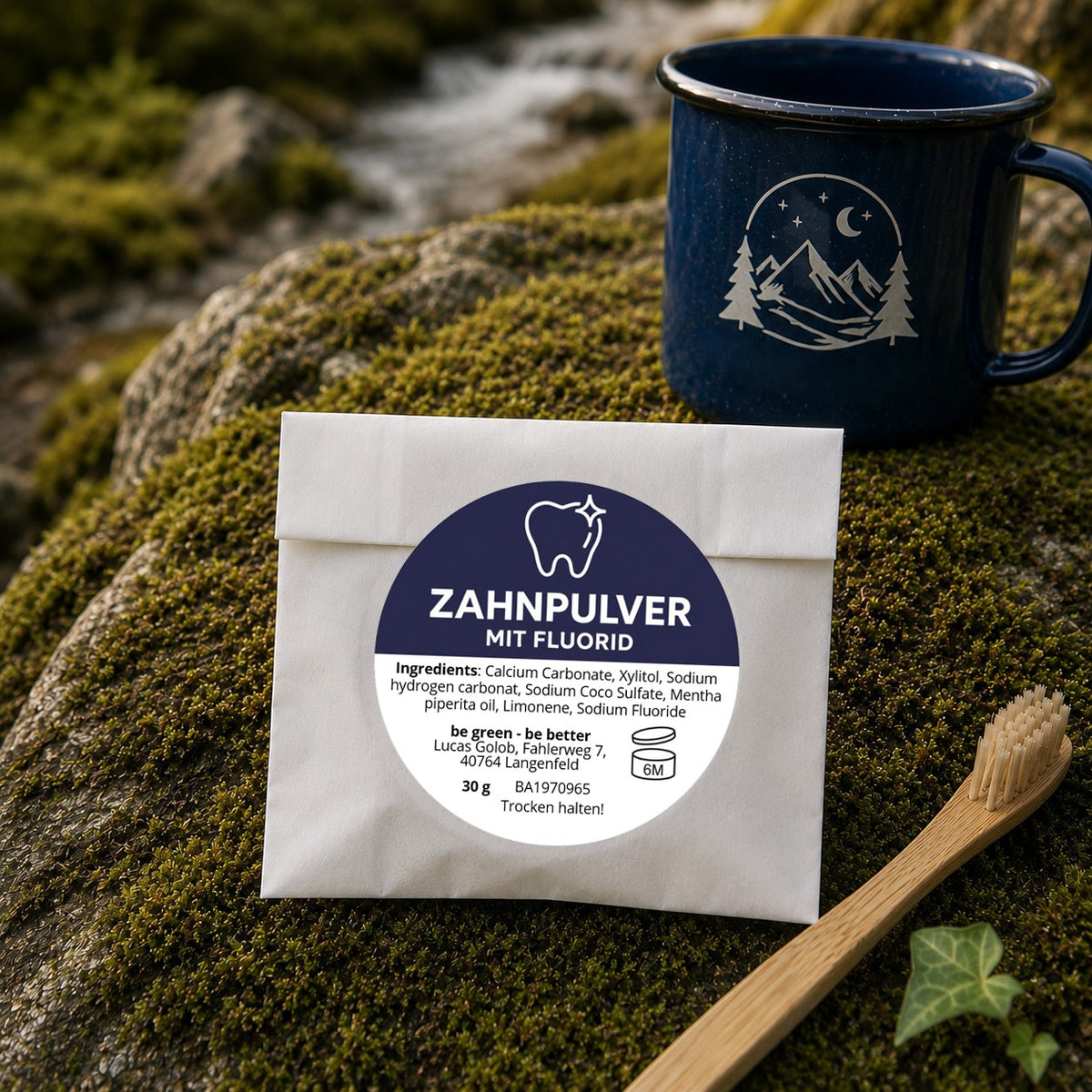 Zahnpulver Outdoor Refill ohne Fluorid mit Deko und natürlichem Hintergrund